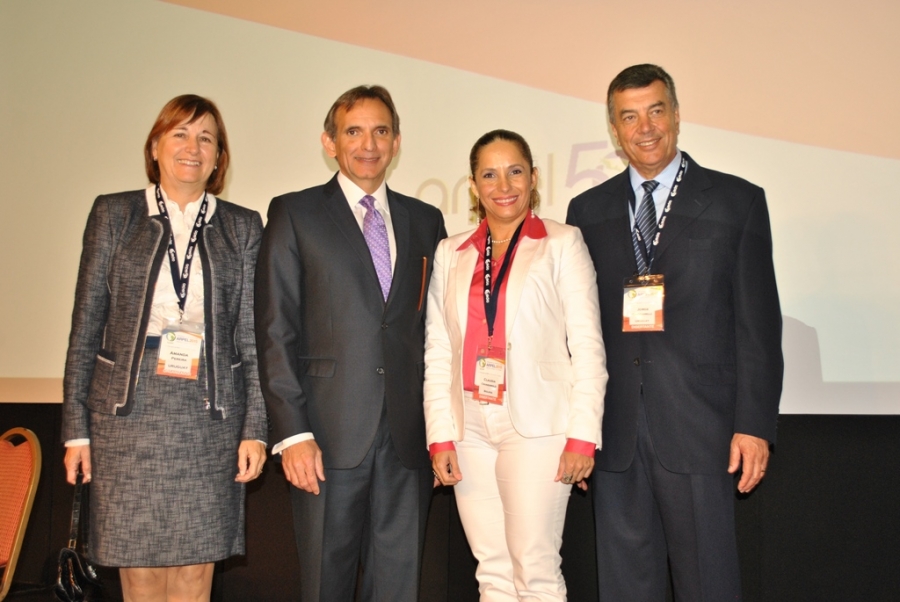 Presidenta de la CBHE participa de foro internacional en Uruguay