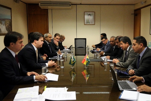 Brasil compromete dar mayor celeridad al proceso de integración energética con bolivia
