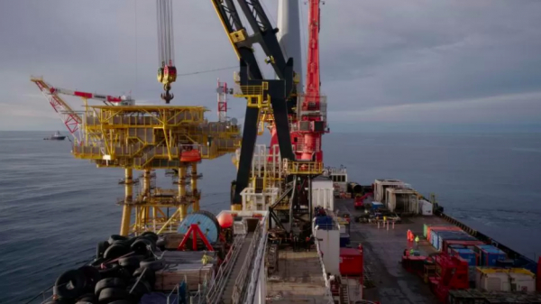 Argentina -  Whintershall, TotalEnergies y Pan American completaron la instalación de la plataforma Fénix