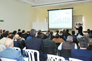 Se realizó conferencia sobre la caída de los precios y el impacto en la región