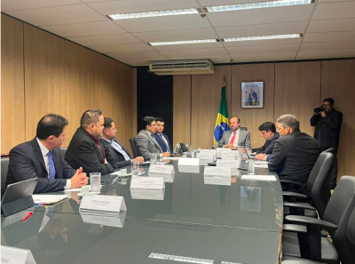 Bolivia y Brasil negocian un plan de inversiones para exploración en el sector petrolero