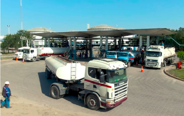 YPFB garantiza combustible: 700 cisternas transitan hacia las plantas de almacenaje